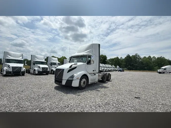 2020 Volvo VNL300