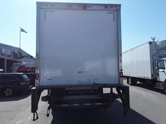 2018 FREIGHTLINER M2 106