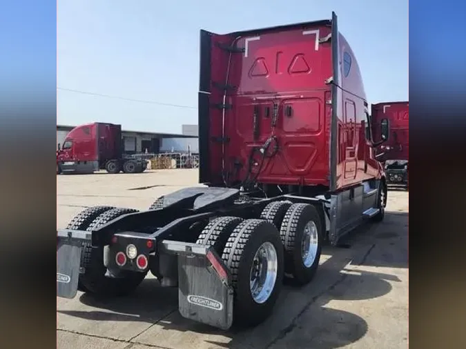 2020 FREIGHTLINER Cascadia 126