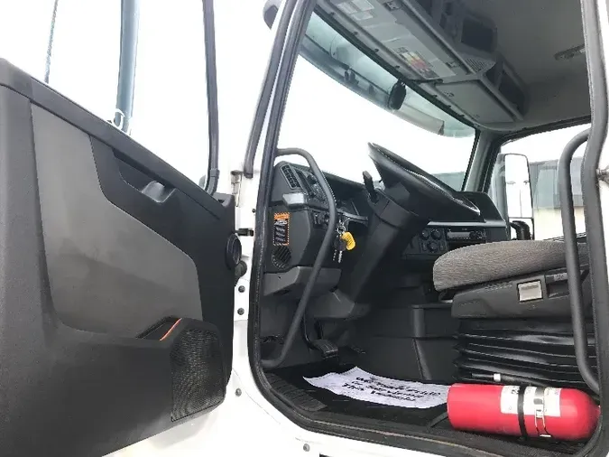 2019 Volvo VNR42300