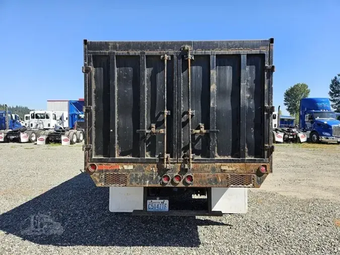 2016 PETERBILT 220