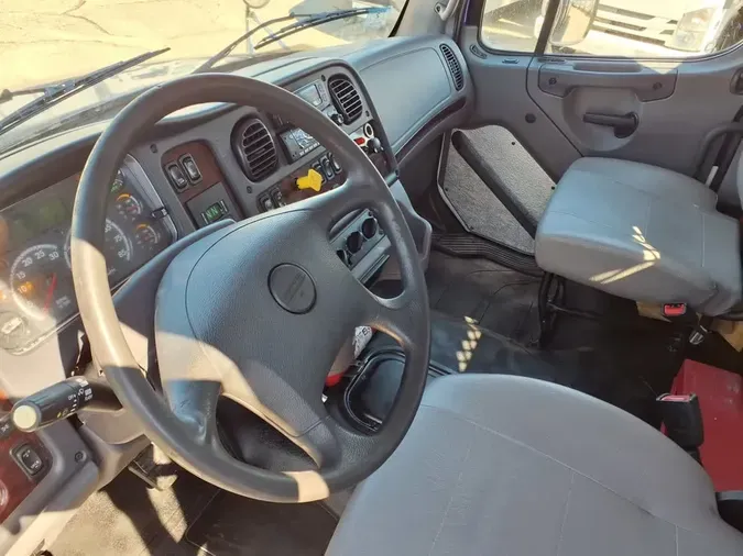 2020 FREIGHTLINER M2 106