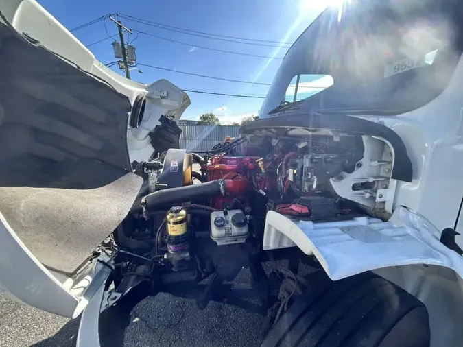 2019 FREIGHTLINER M2 106