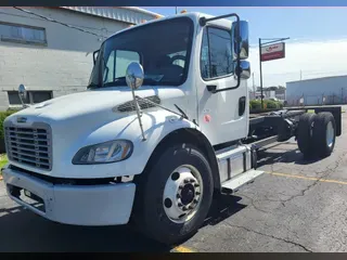 2016 FREIGHTLINER/MERCEDES M2 106