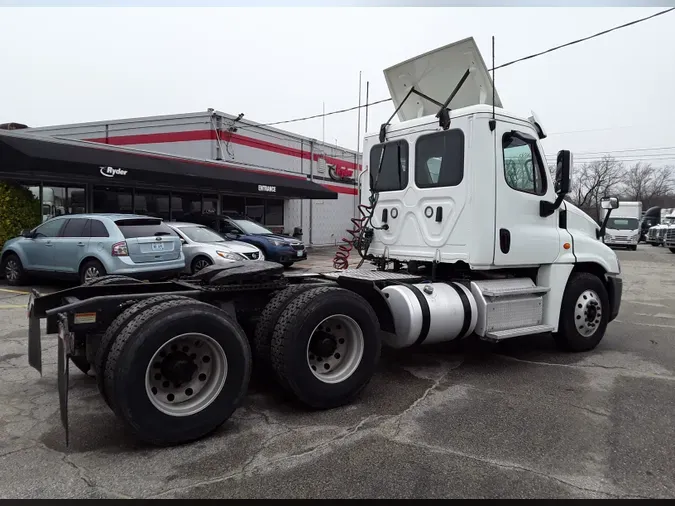 2019 FREIGHTLINER/MERCEDES CASCADIA 125