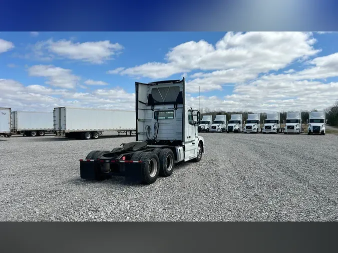 2018 Volvo VNL300