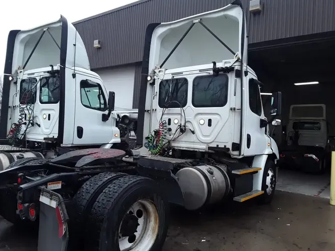 2018 FREIGHTLINER/MERCEDES CASCADIA 113