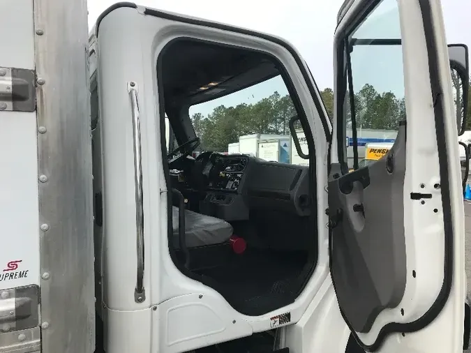 2019 Freightliner M2