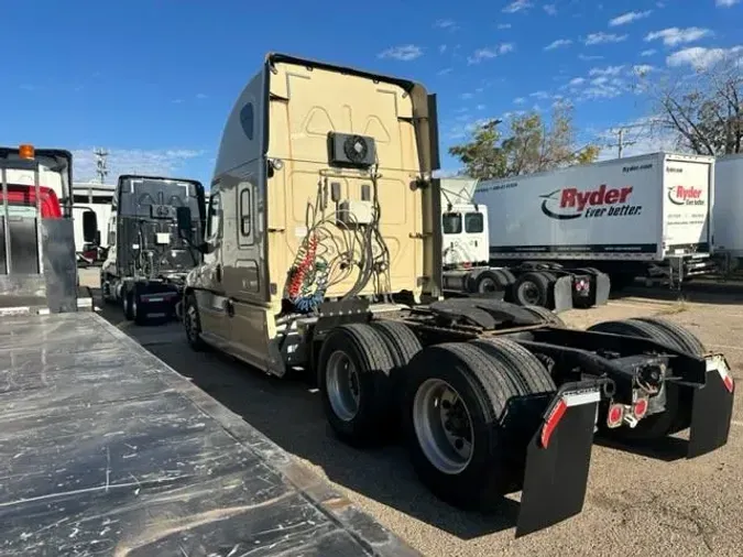 2017 FREIGHTLINER/MERCEDES CASCADIA 125