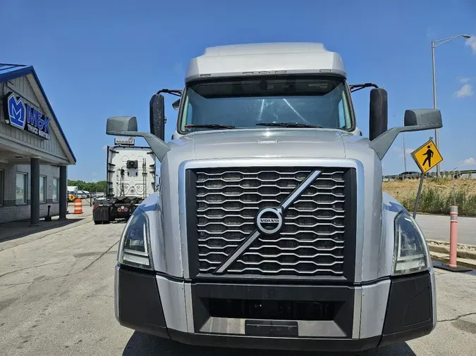 2019 VOLVO VNL64T760