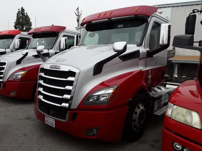 2020 FREIGHTLINER/MERCEDES NEW CASCADIA 116