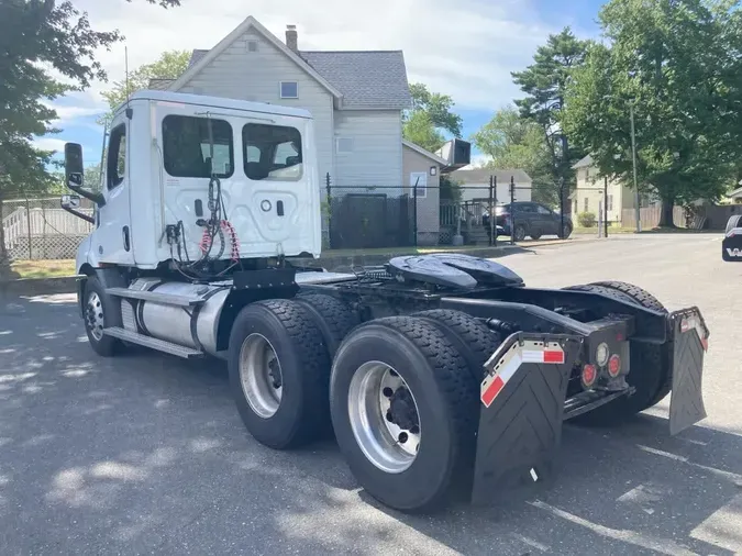 2020 FREIGHTLINER NEW CASCADIA 116