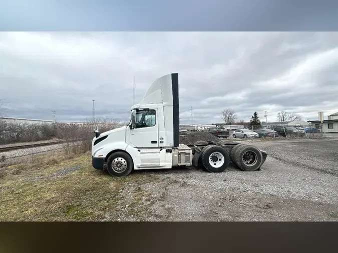 2019 Volvo VNL300