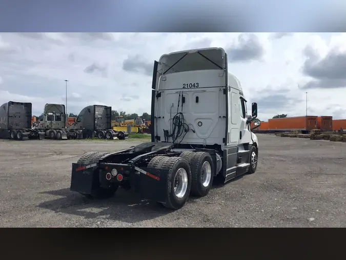 2022 Freightliner Cascadia 126