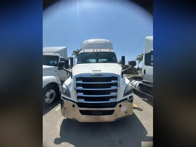 2020 FREIGHTLINER NEW CASCADIA 116