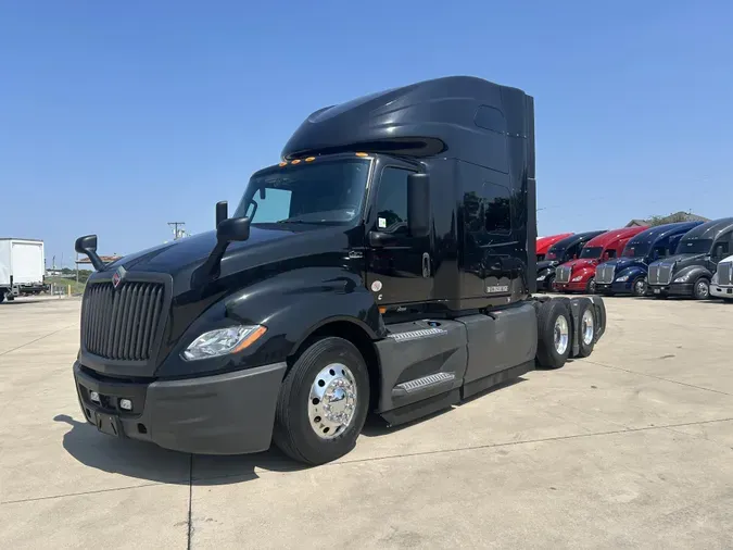 2022 International LT625