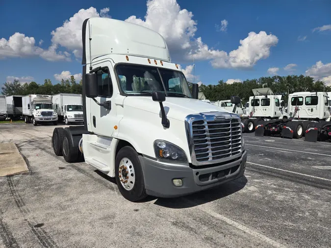 2018 FREIGHTLINER/MERCEDES CASCADIA 125