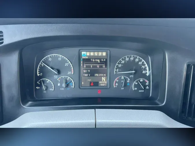 2021 Freightliner Cascadia 126