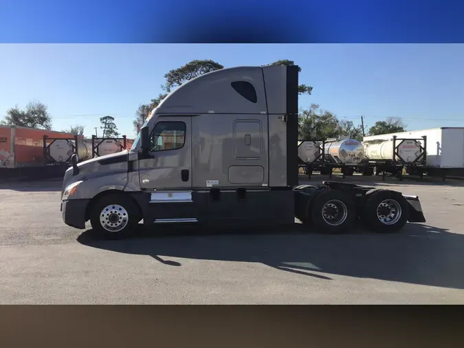 2023 Freightliner Cascadia