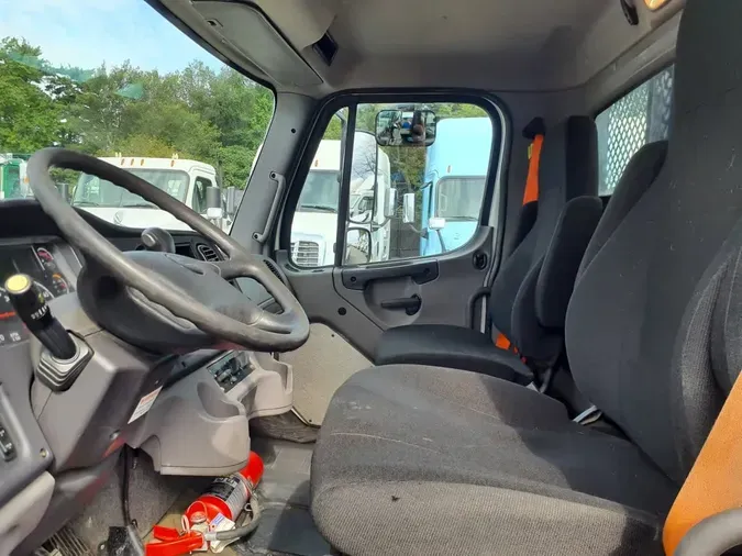 2020 FREIGHTLINER M2 106