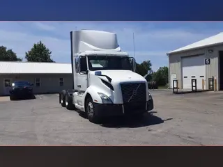 2020 Volvo VNL300