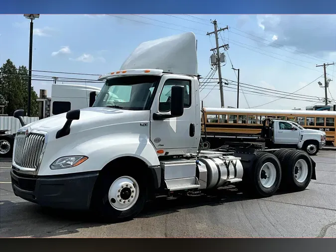 2019 INT LT625 6x4