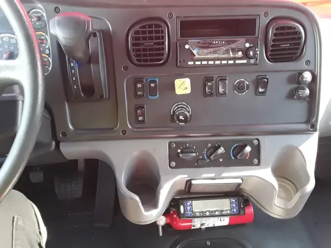 2020 FREIGHTLINER M2 106