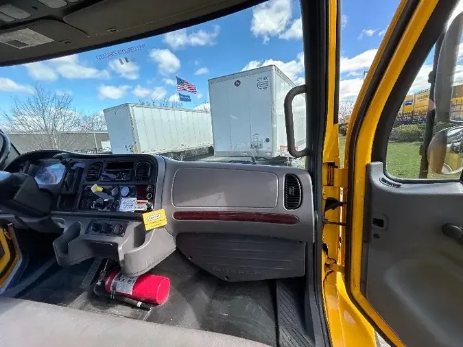 2018 Freightliner M2