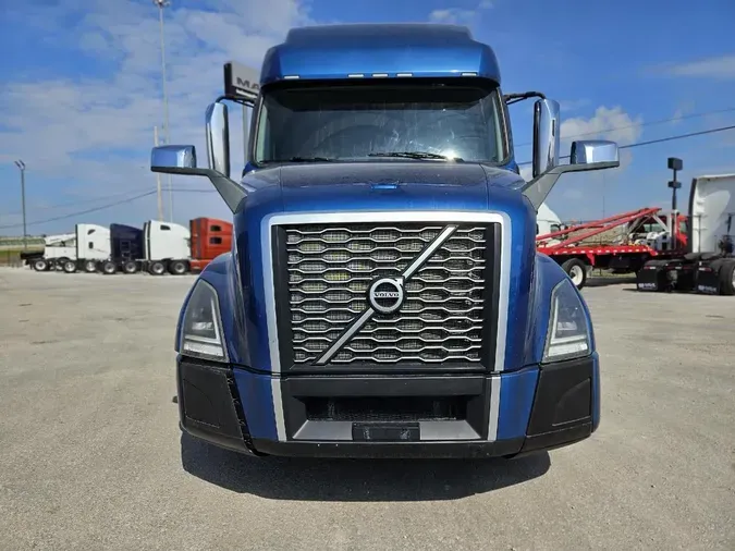 2019 VOLVO VNL64T760