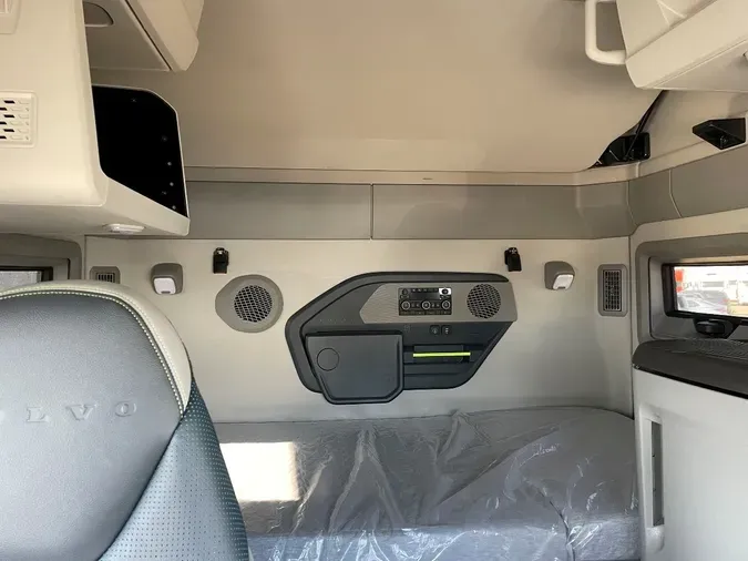 2026 VOLVO VNL64T860295a031461fadb938cbbcf38320649fb