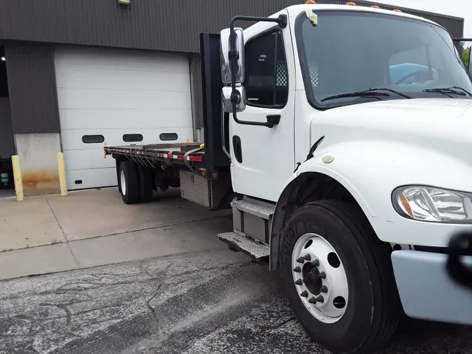 2013 FREIGHTLINER/MERCEDES M2 106