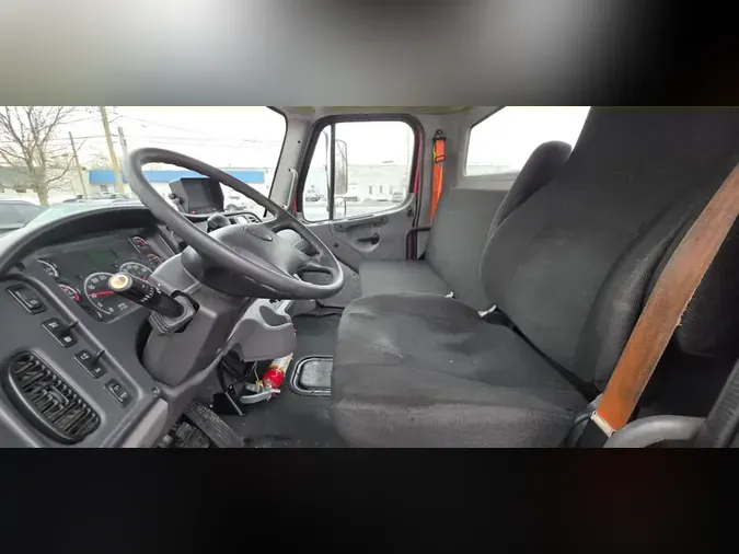 2020 FREIGHTLINER/MERCEDES M2 106
