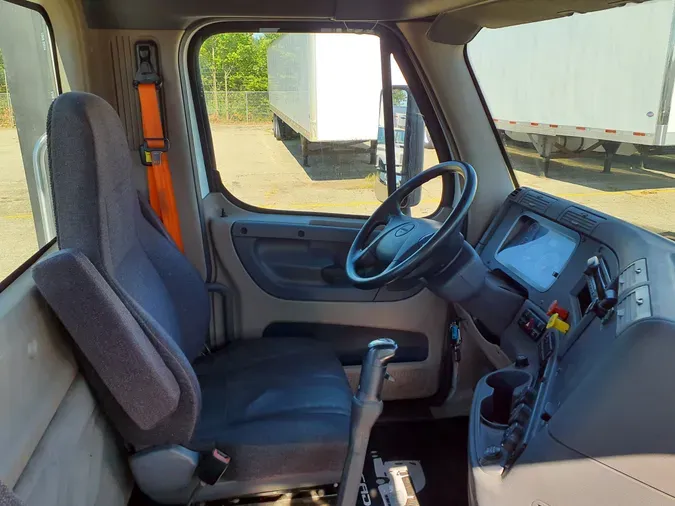 2014 FREIGHTLINER/MERCEDES CASCADIA 113