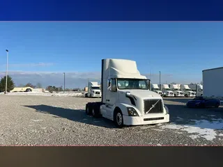 2018 Volvo VNL300