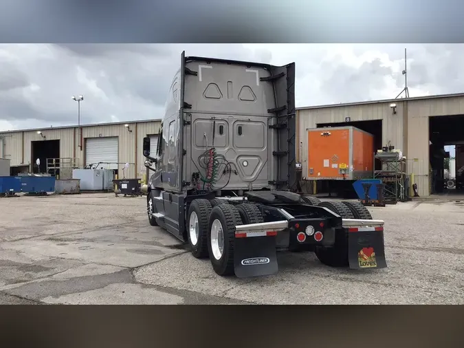 2024 Freightliner Cascadia 126