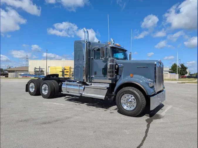 2025 Kenworth W900B