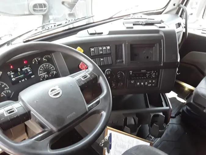2020 VOLVO VNR64T-640