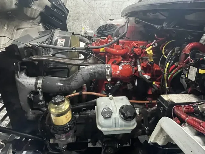 2018 FREIGHTLINER M2 106