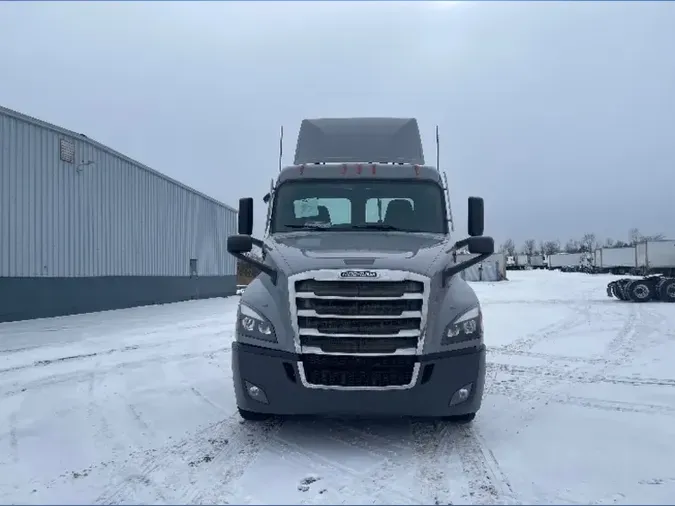 2018 Freightliner T12664ST