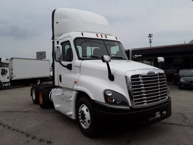 2017 FREIGHTLINER/MERCEDES CASCADIA 125