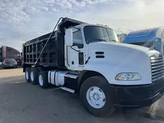 2017 MACK PINNACLE CXU612