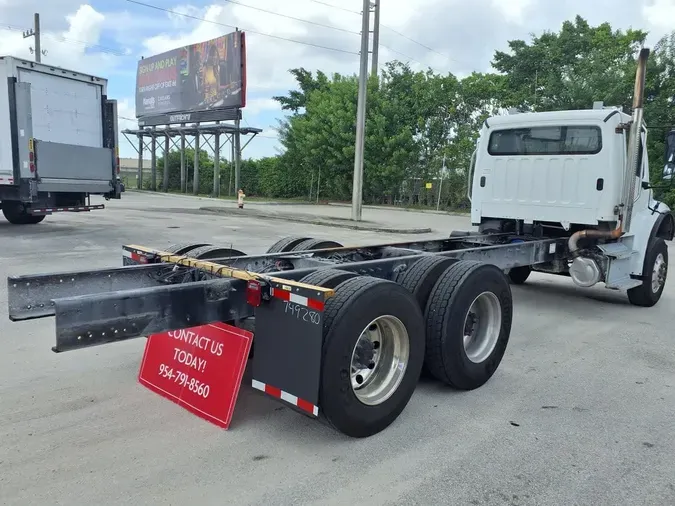 2018 FREIGHTLINER M2 106