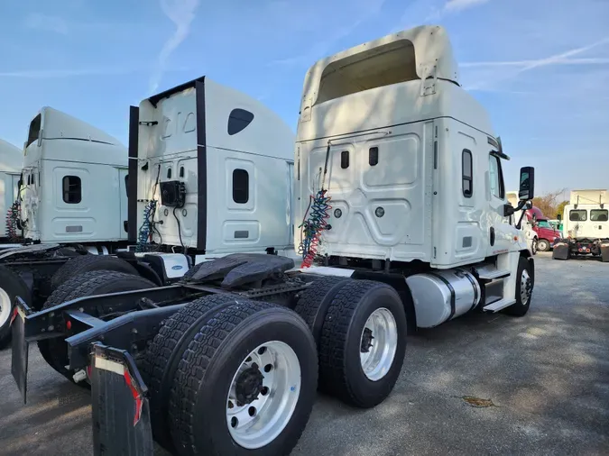 2017 FREIGHTLINER/MERCEDES CASCADIA 125