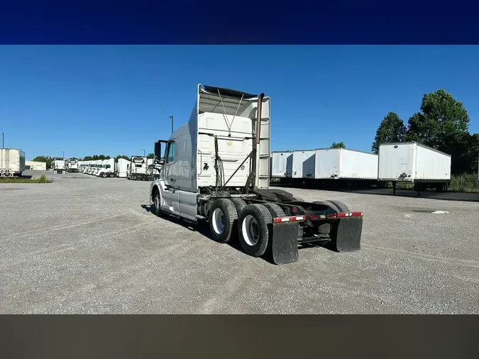 2016 Volvo VNL 740