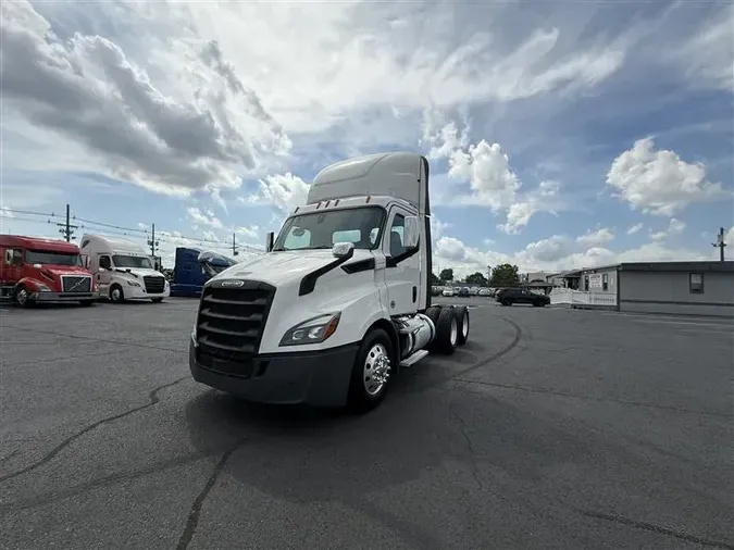 2019 FREIGHTLINER CASCADEVO1
