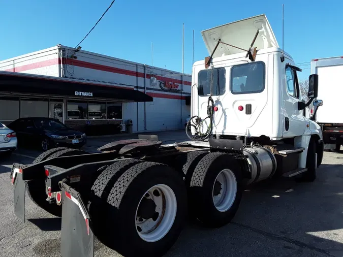 2016 FREIGHTLINER/MERCEDES CASCADIA 125