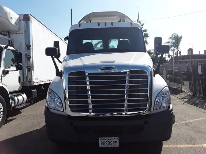 2020 FREIGHTLINER CASCADIA 125