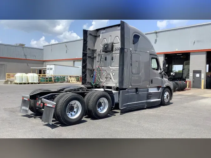 2022 Freightliner Cascadia 126