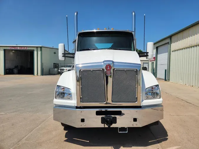 2026 Kenworth T880