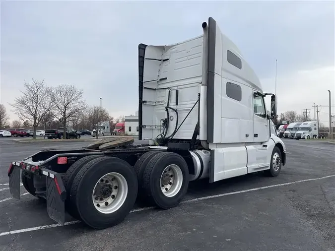 2019 VOLVO VNL760